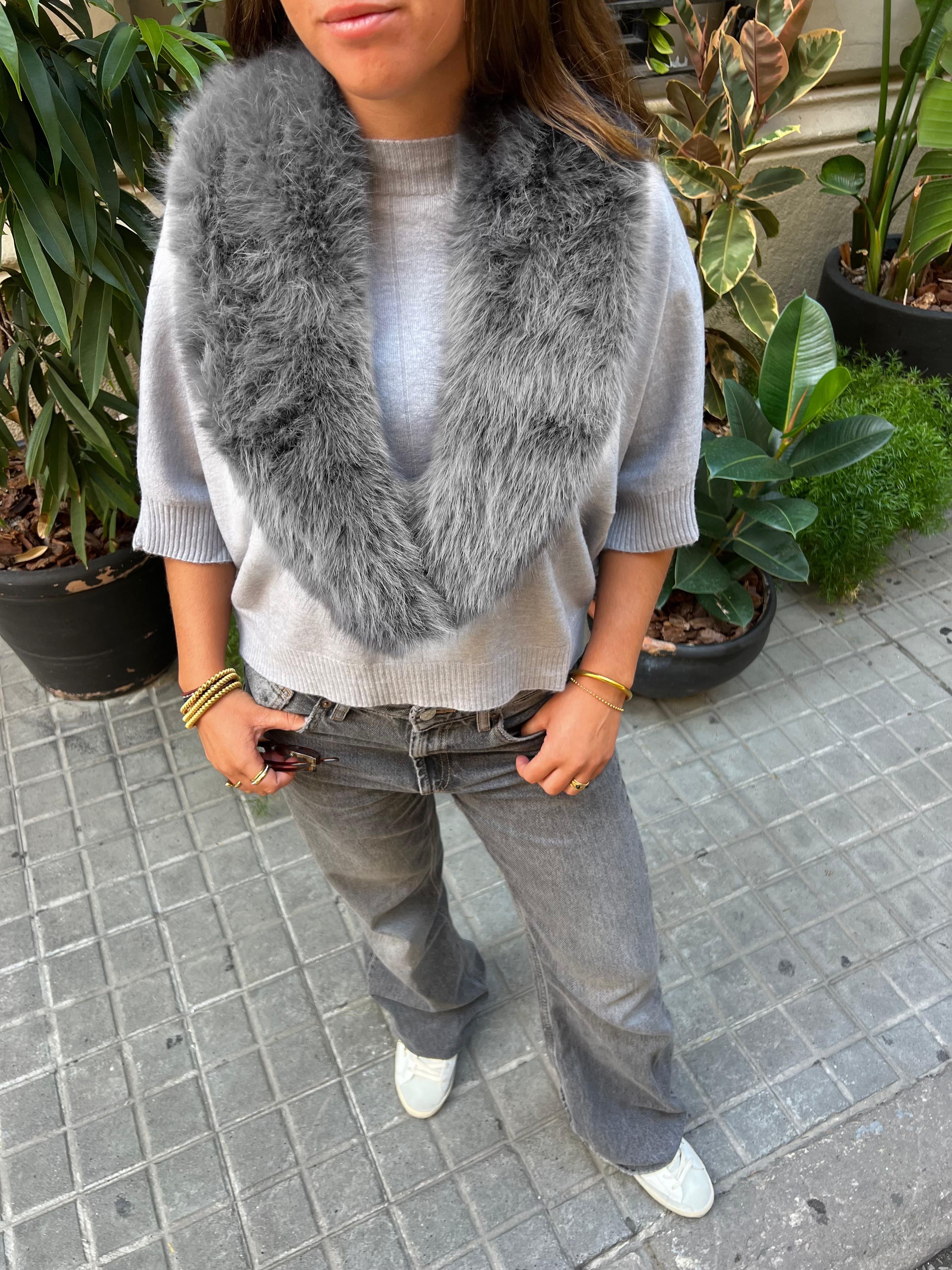 Cuello Saura Gris Claro