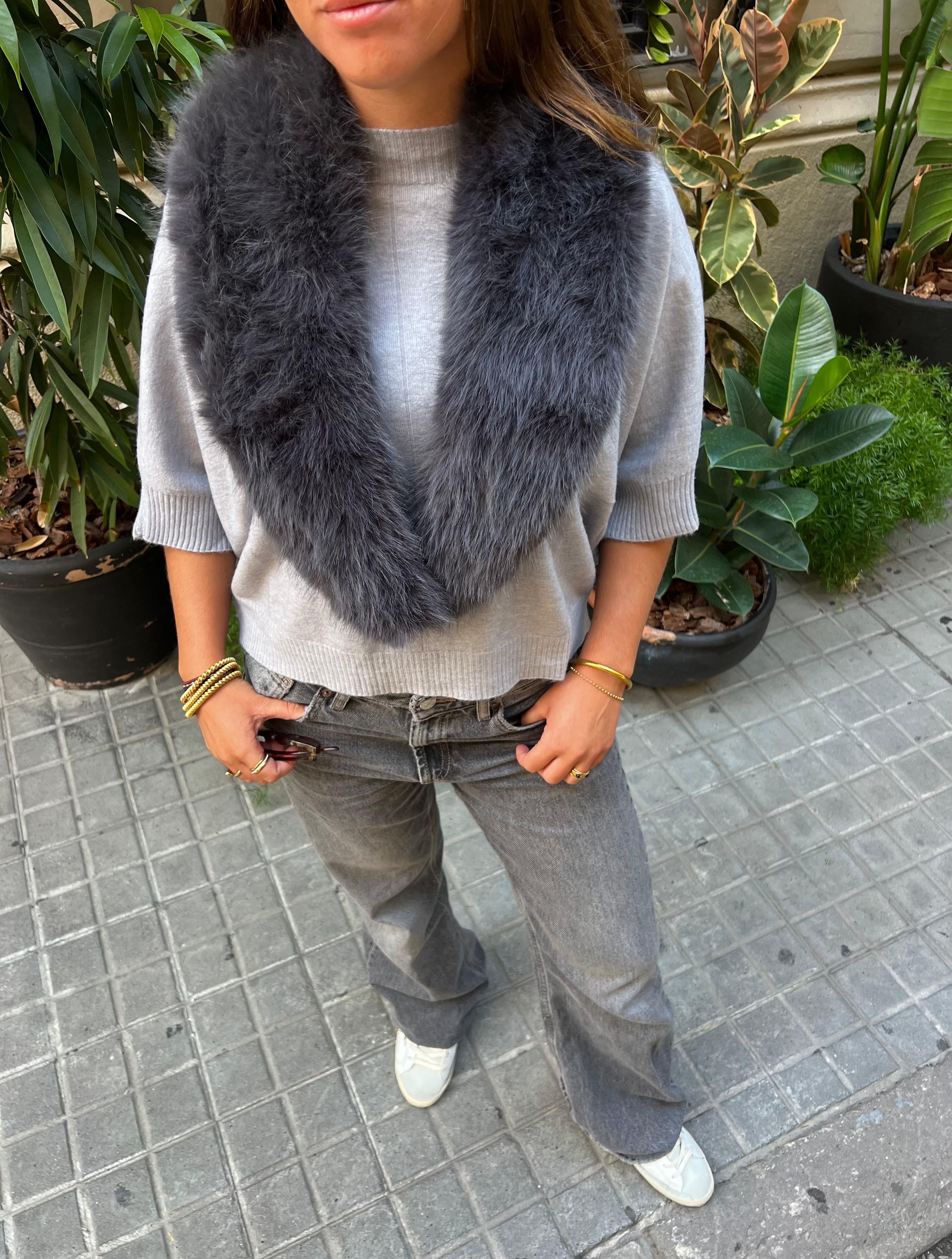 Cuello Saura Gris Oscuro